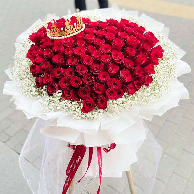 宜昌99朵红玫瑰皇冠一个，爱情的光芒